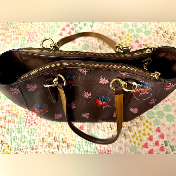 COACH| Bag with adjustable shoulder strap and hand strap. - Picture 4 of 7